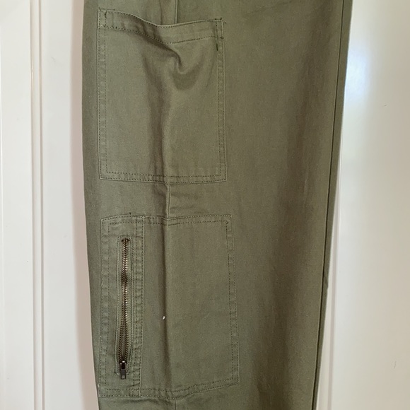 Forever 21 Cargo Pants - Picture 5 of 6